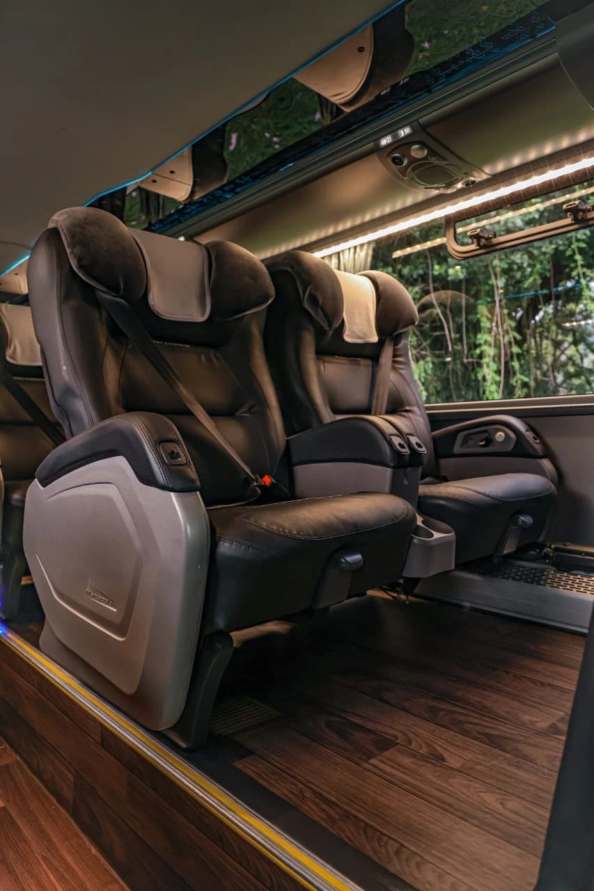 Interior de bus Servinorte